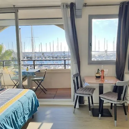 Au Bord De L'Eau, Profitez D'Un Moment De Calme ! Apartment Gruissan Exterior photo